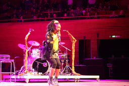 Dobet Gnahore - photo İGlyn Phillips