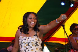 Dee Nyoni, Kaya Festival - photo İGlyn Phillips